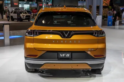 VF 8